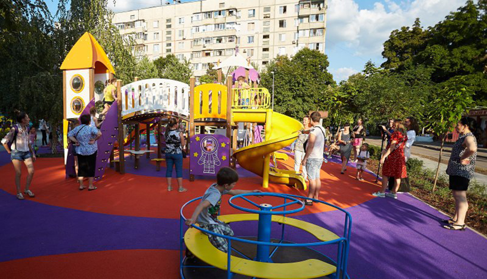 В Харькове две детские площадки открылись в Немышлянском районе