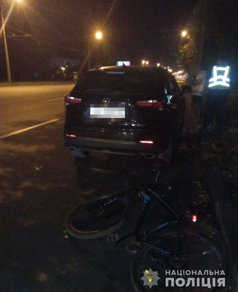 Новости Харькова: подросток на велосипеде въехал в авто