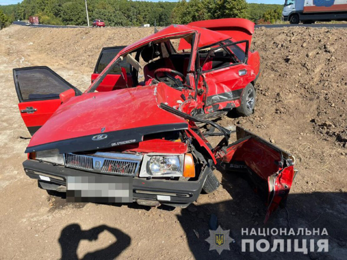ДТП на Окружной дороге в Харькове: автомобили вылетели в кювет