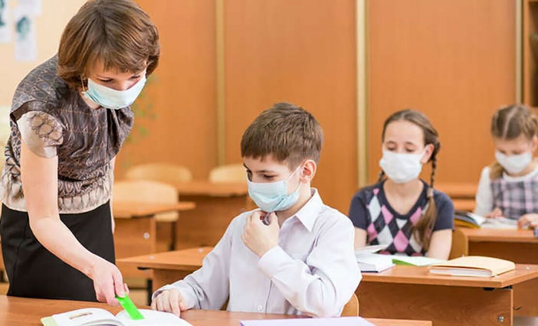 Уровень вакцинации харьковских учителей самый высокий в стране