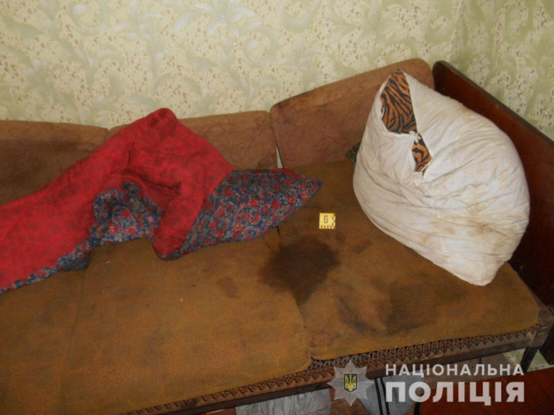 В Краснограде мужчина зарезал женщину. О трупе в полицию сообщила мать подозреваемого