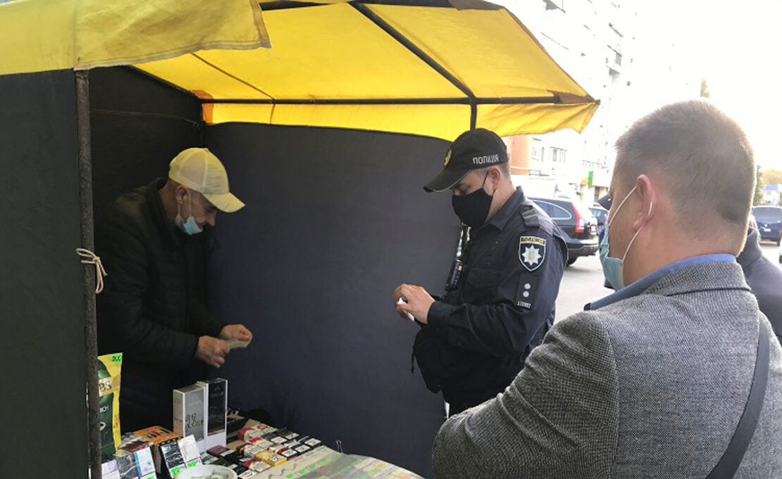 В Харькове - проверки киосков с сигаретами. Налоговая и полиция