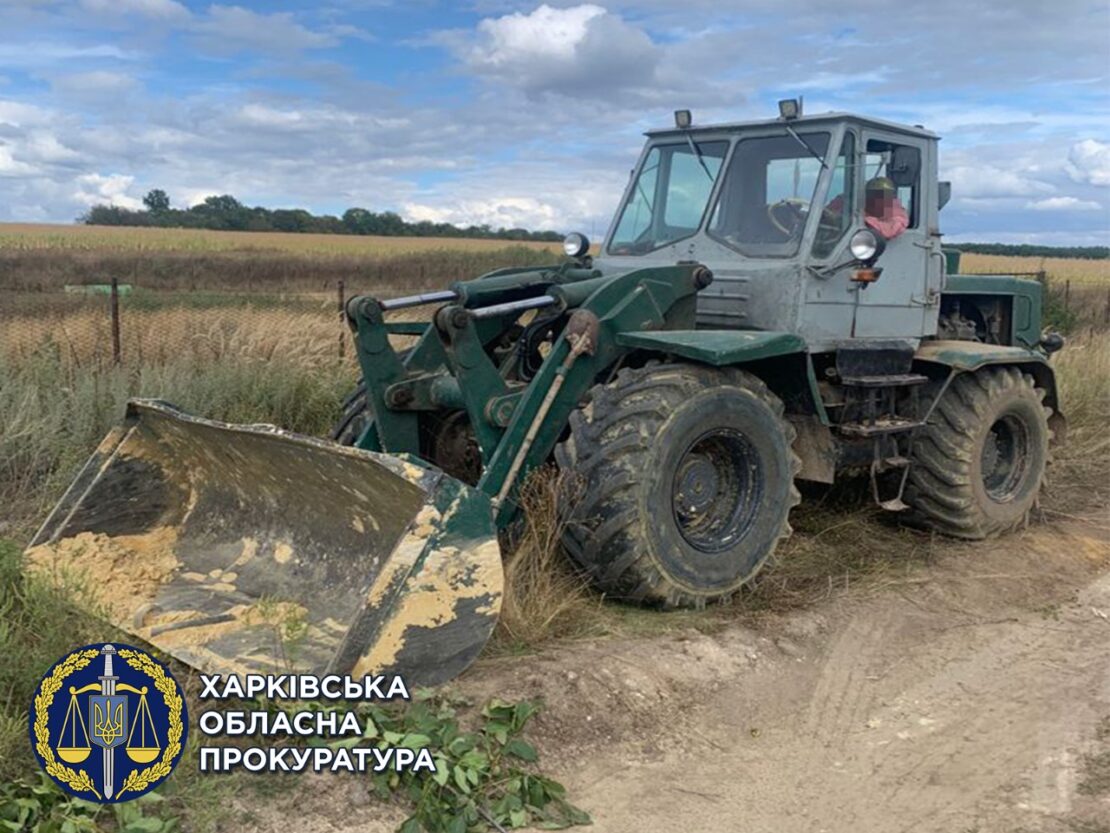 Прокуратура Харьков: Карьеры для добычи песка разработали в полях