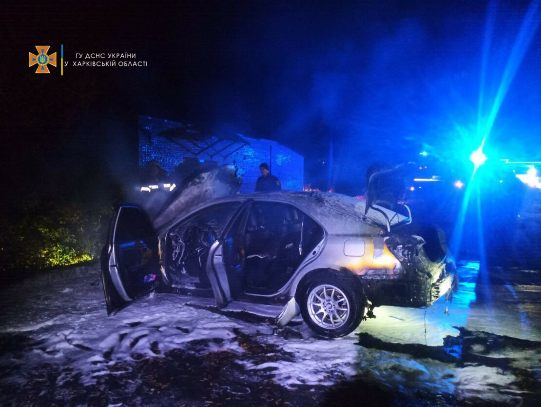 Пожар Харьков: Автомобиль Toyota Camry сгорел на улице Бекетова