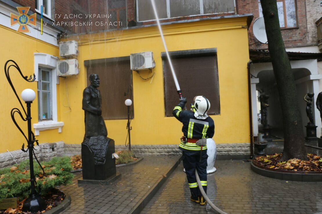 Пожар Харьков: На улице Максимилиановской, 16 людей из огня выносили на руках