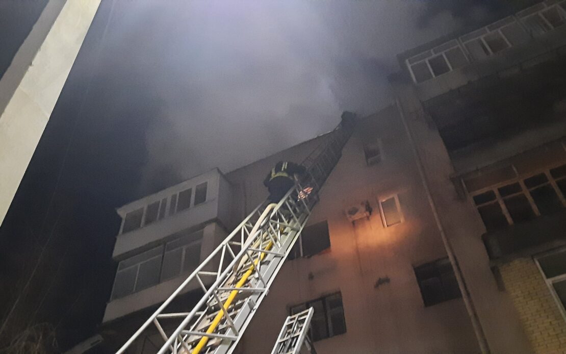 Пожар в центре Харькова на улице Культуры в жилом доме - спасение людей