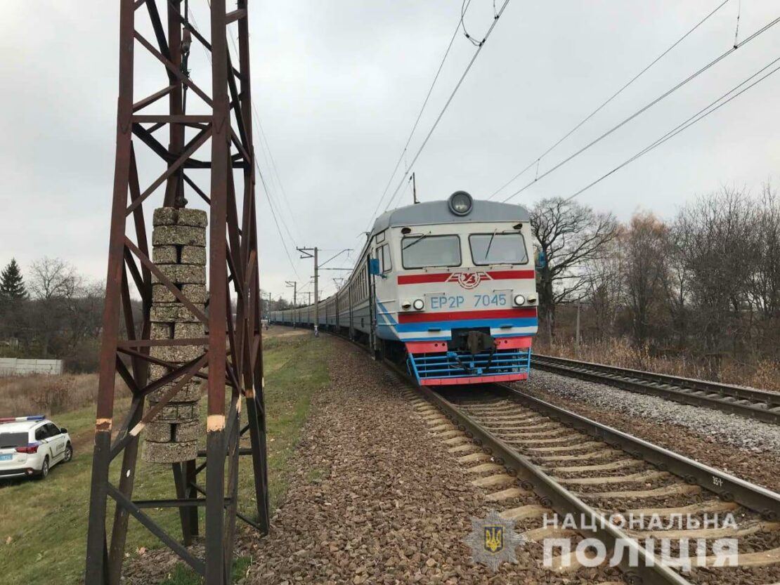 Поезд насмерть сбил мужчину на станции Карачевка под Харьковом
