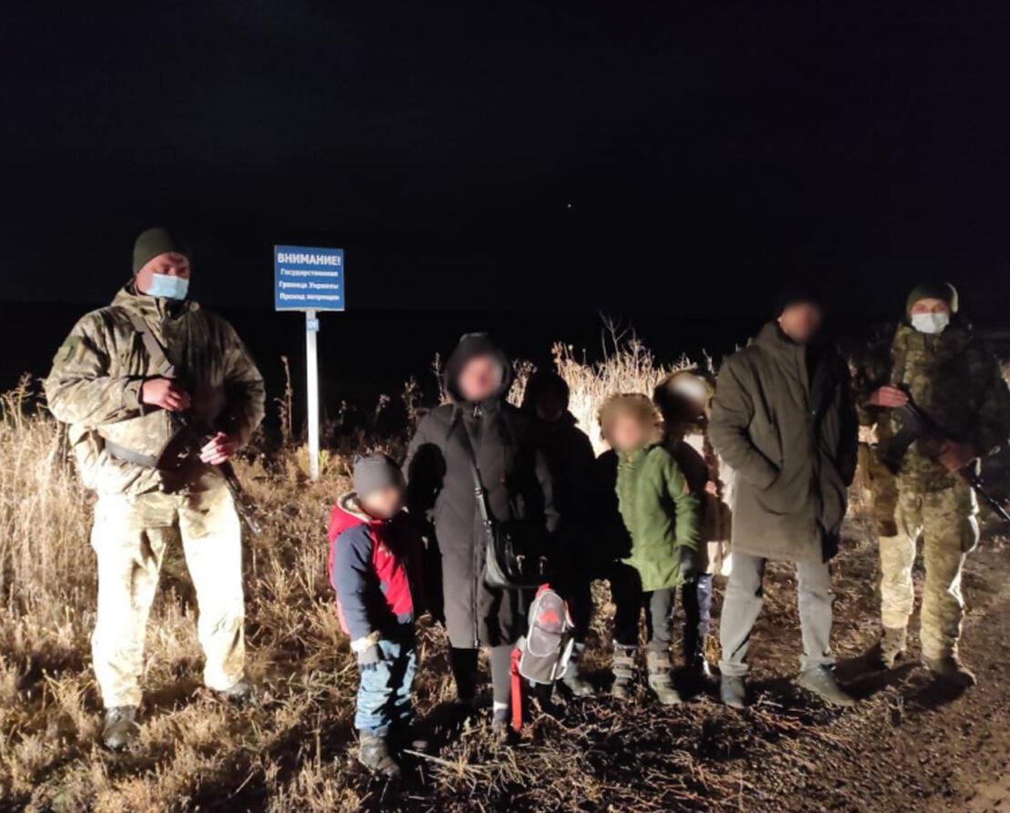 Новости Харьковщины: Пограничники задержали семью с 4 детьми за попытку незаконного пересечения границы