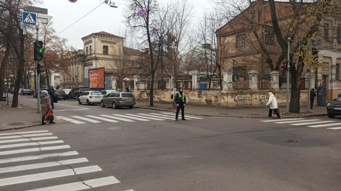 В центре Харькова перекрыли улицу Жен Мироносиц - полиция выехала на место