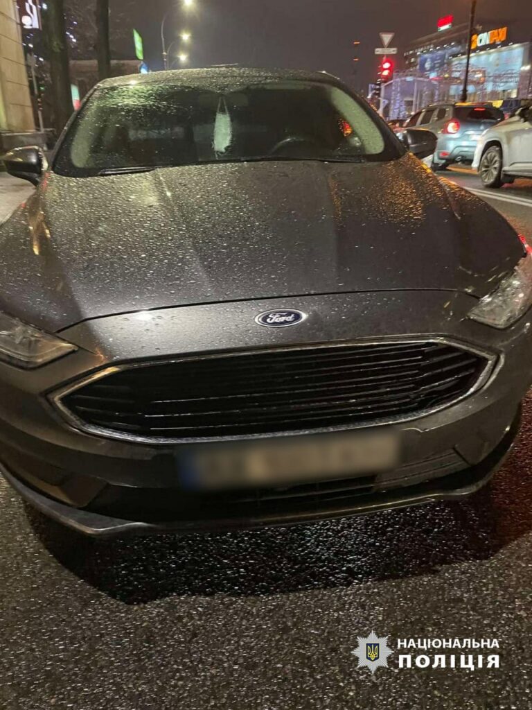 ДТП  Харьков: Автомобиль "Ford" сбил женщину на "зебре" на площади Свободы