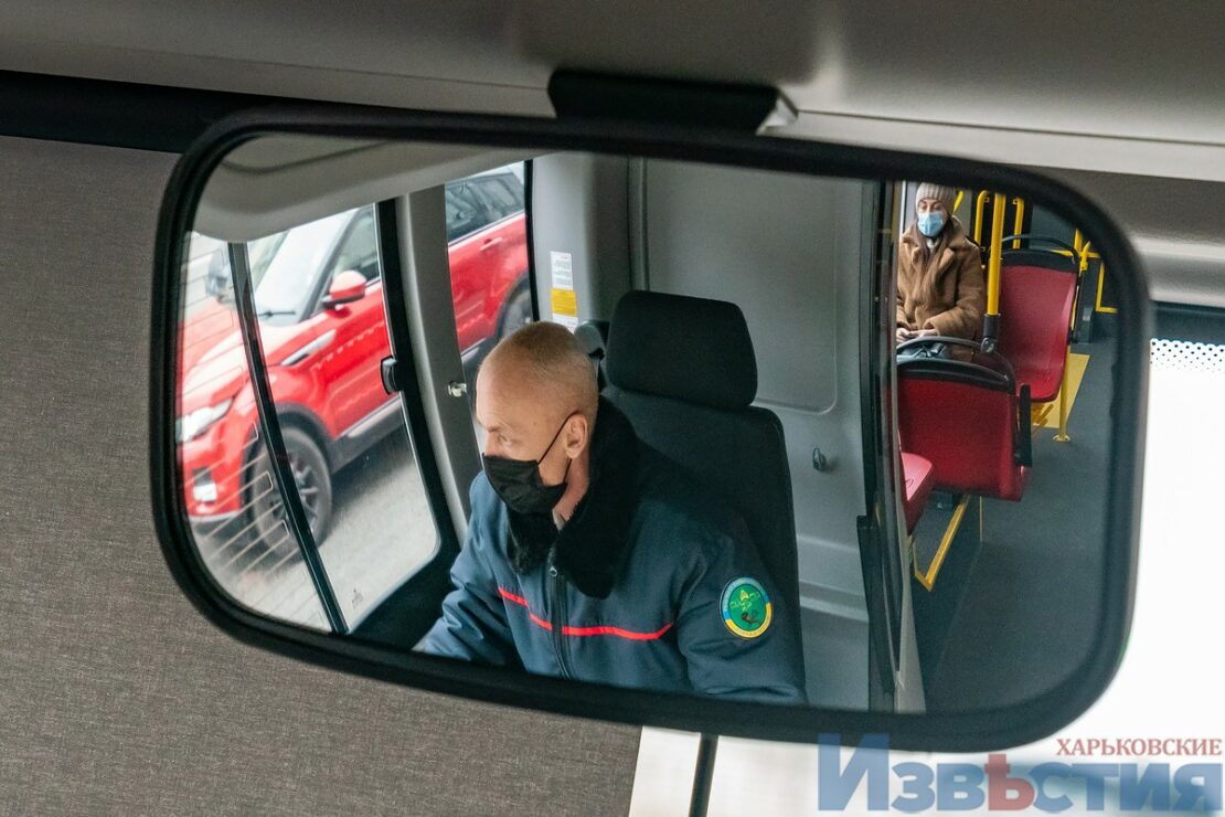 Новости Харьков: Водителей муниципальных автобусов одели к зиме