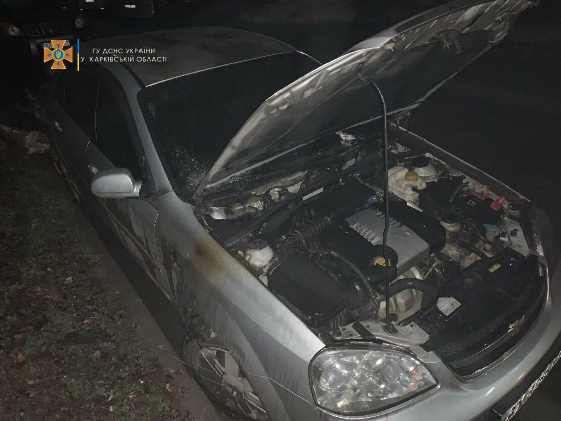 В Киевском районе Харькова сгорел автомобиль Chevrolet Lacetti