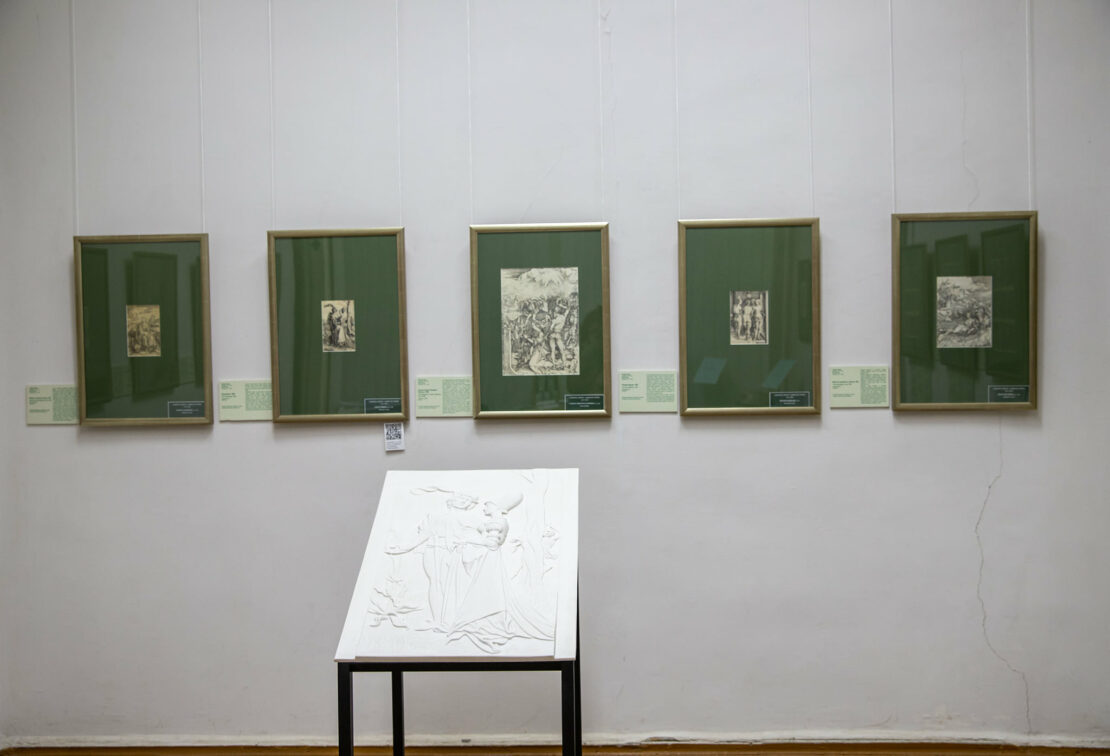 В Харьковском художественном музее появились тактильные копии экспонатов