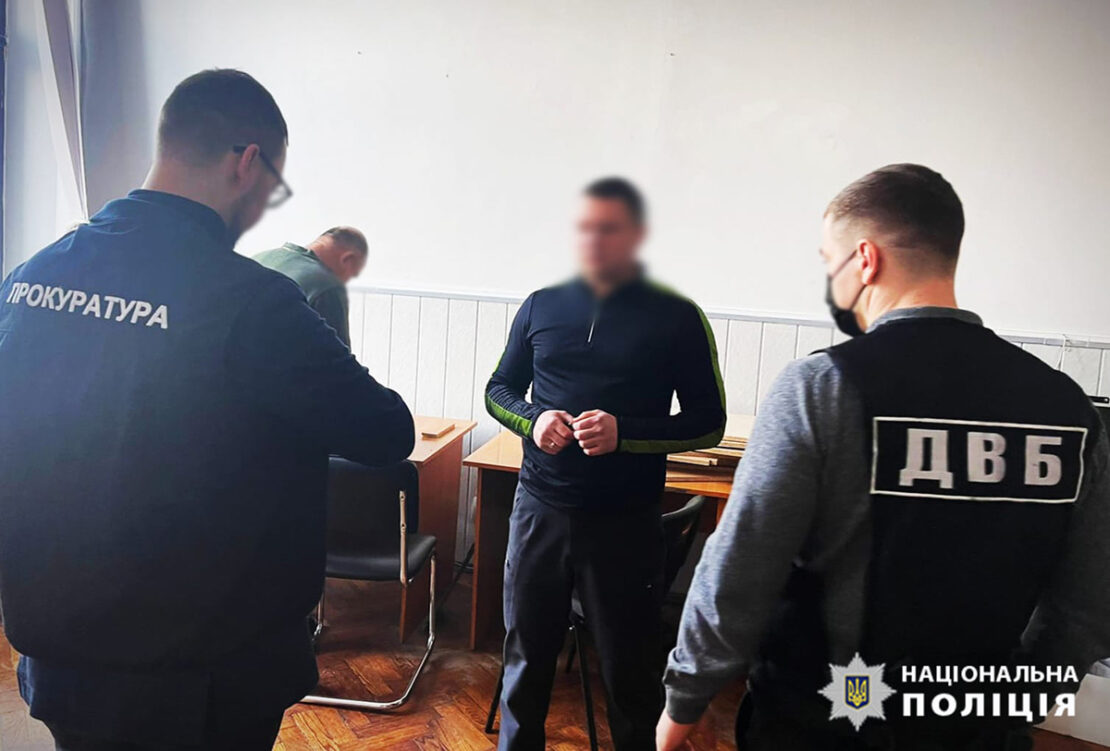 Водительские права за взятку в Харькове: на горячем попался инспектор Укртрансбезопасности