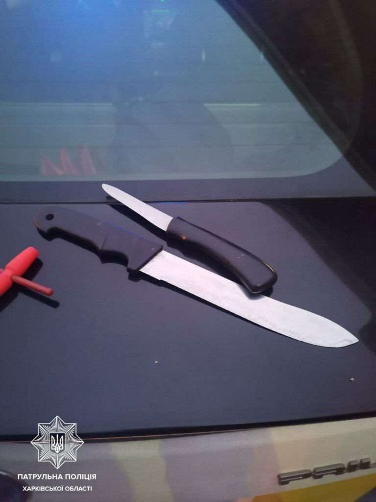В Харькове мужчина угрожал ножом пассажирам общественного транспорта