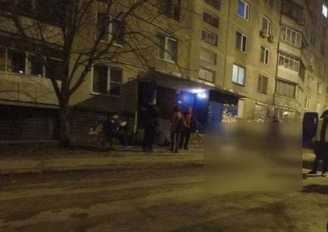 В Харькове мать задушила ребенка и выбросилась в окно