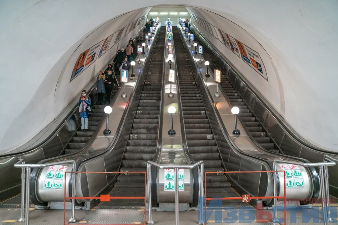 Проверка работы эскалатора на станции метро Исторический музей в Харькове