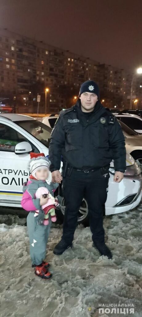 В Харькове мать забыла на прогулке трехлетнюю дочку