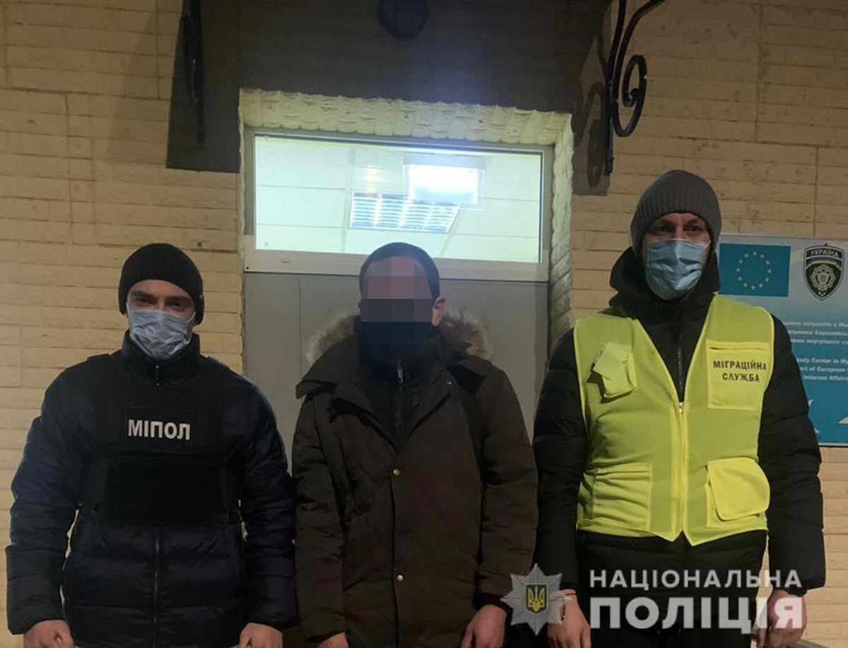Новости Харьковщины: Полиция депортировала иностранца-преступника