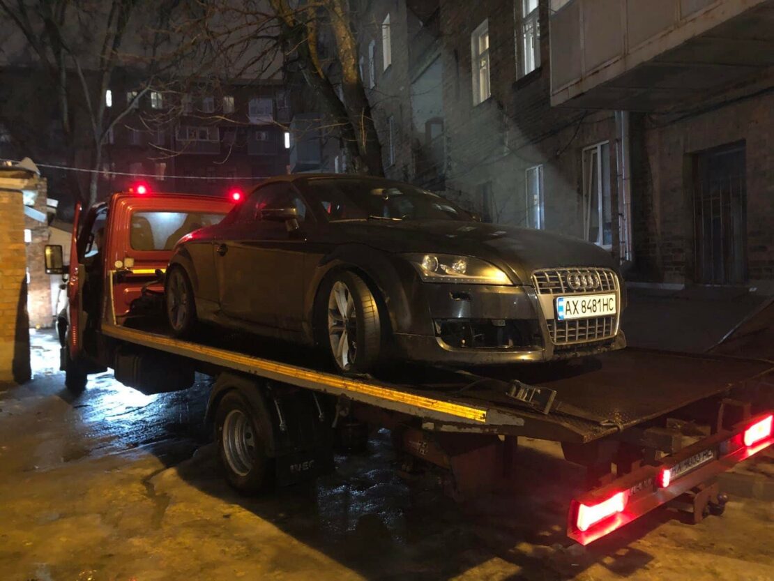 В Харькове у водителя-нарушителя забрали Audi: долги и пьяная езда