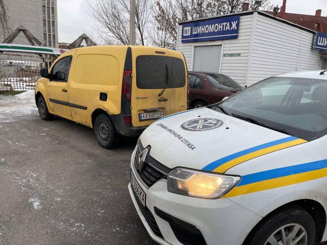 В Харькове автомобиль водителя-должника продадут на аукционе