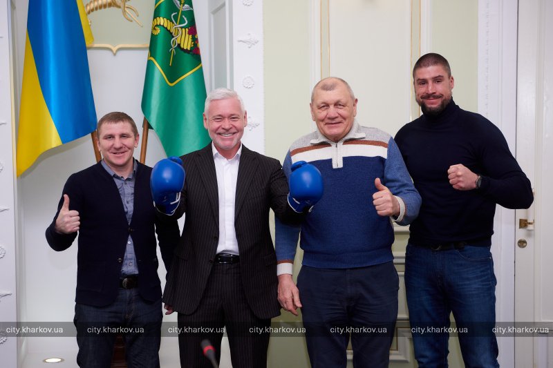 Игорь Терехов поздравил лучших боксеров Харькова с достойными победами и обзавелся перчатками 