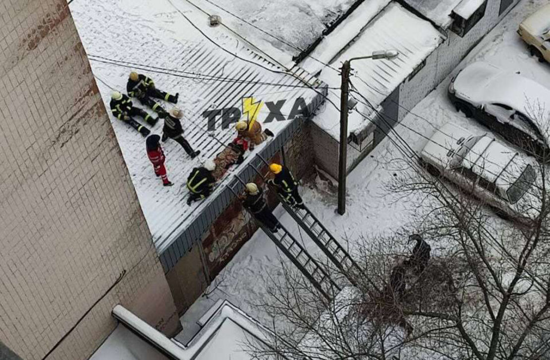 Мужчина выпал с 5 этажа дома на улице 23 августа в Харькове