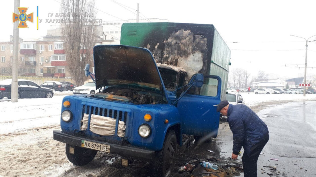 В Харькове горел грузовик на проспекте Героев Сталинграда - видео