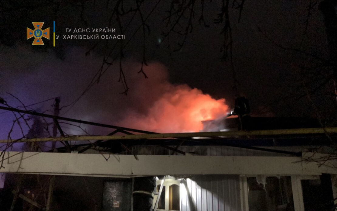 Масштабный пожар под Харьковом: сгорел магазин и аптека в Чугуеве