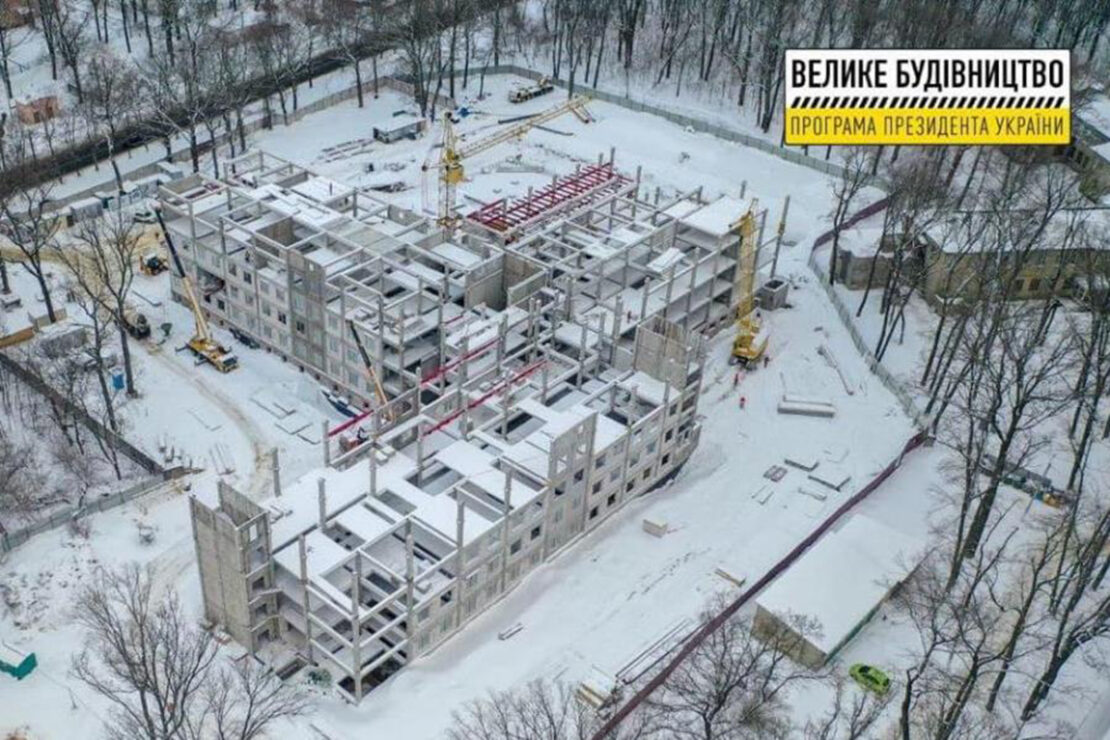 Строительство онкоцентра в Харькове: с генеральным подрядчиком расторгли договор