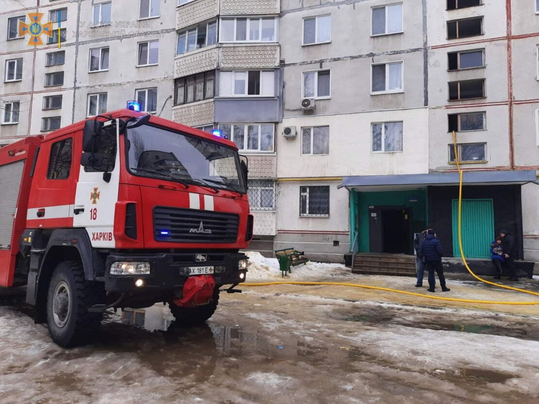 Пожар Харьков: Из горящей квартиры на Гарибальди, 11 спасли женщину