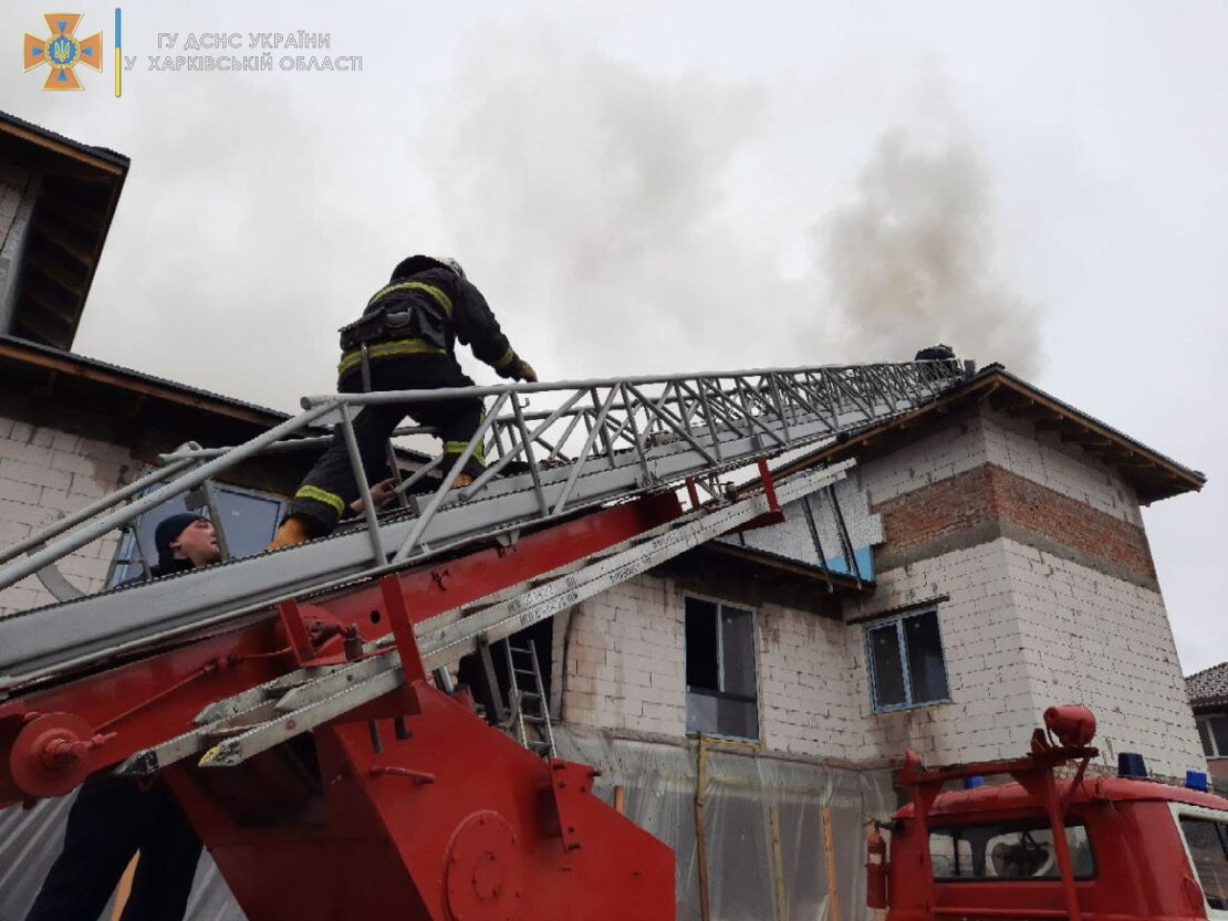 Крупный пожар в Харькове в строящемся здании на ул. Георгиевской