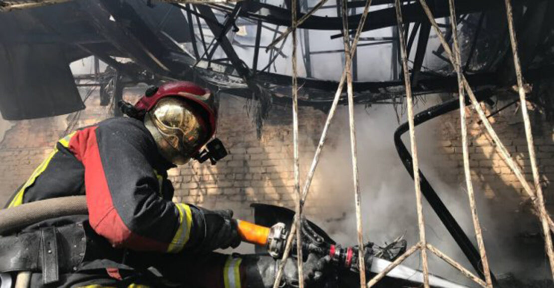 Война в Харькове: Спасатели ликвидировали 14 пожаров за сутки из-за вражеских обстрелов