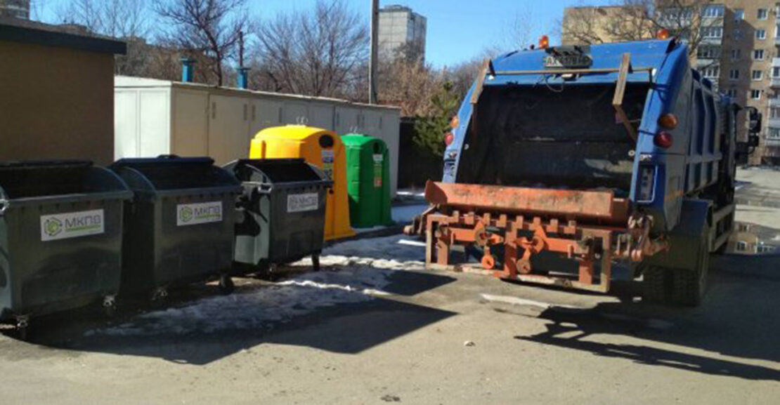 Вывоз мусора в Харькове во время войны - коммунальщики