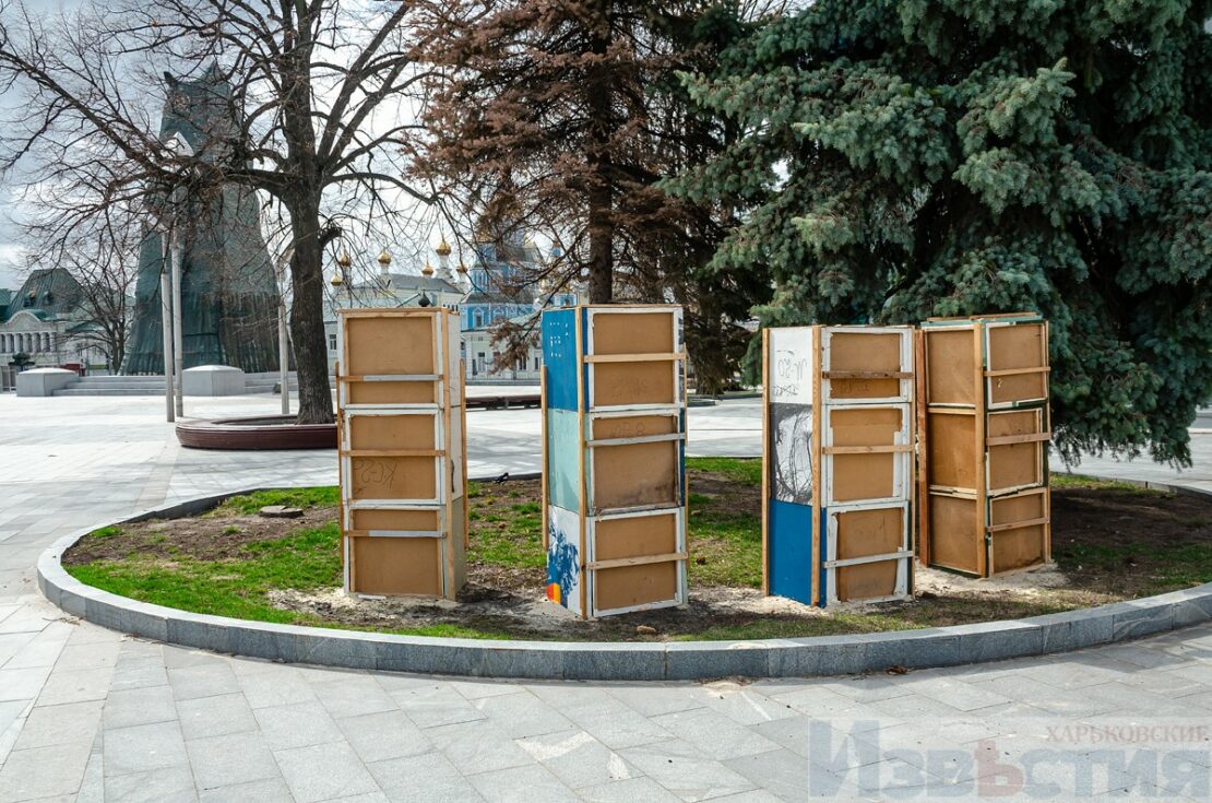 В Харькове делают укрытия для защиты памятников от обстрелов
