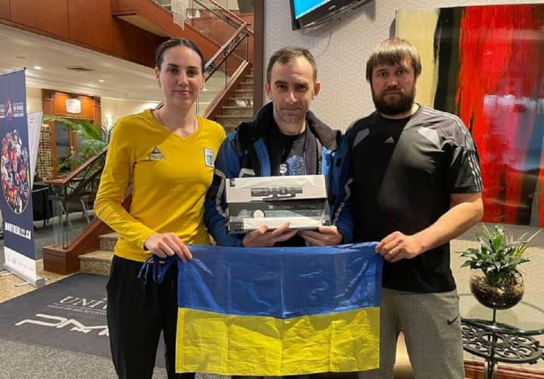 Харьковские спортсмены передали груз для ВСУ от диаспоры из Канады