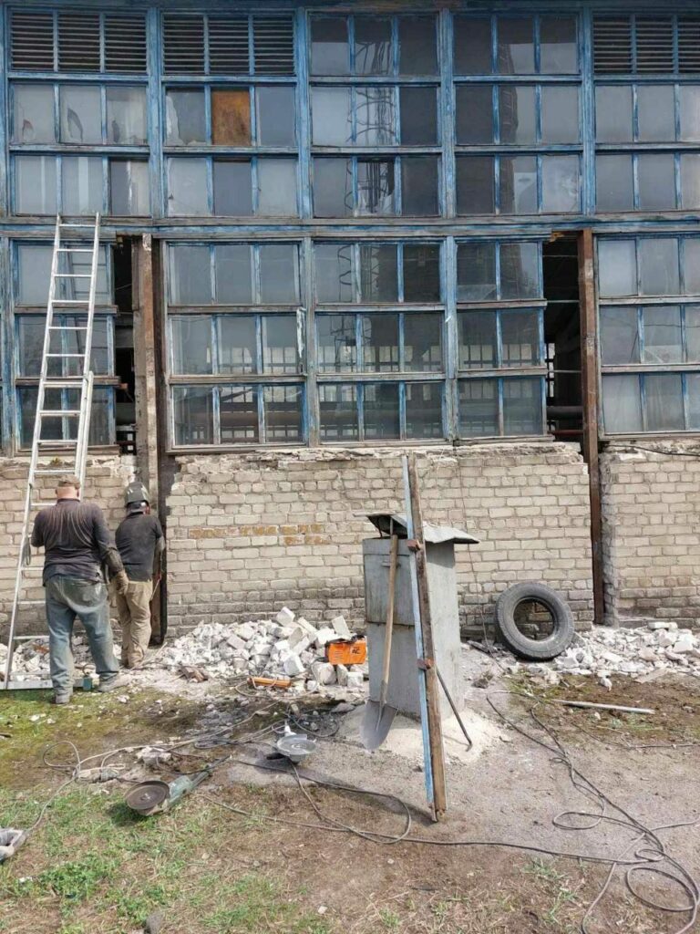 Дефекты на трубопроводах: Харьковские коммунальщики работают во время войны