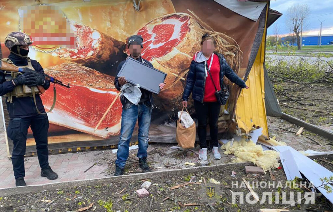 Война Харьков: Мародеры обокрали торговый киоск в Немышлянском районе