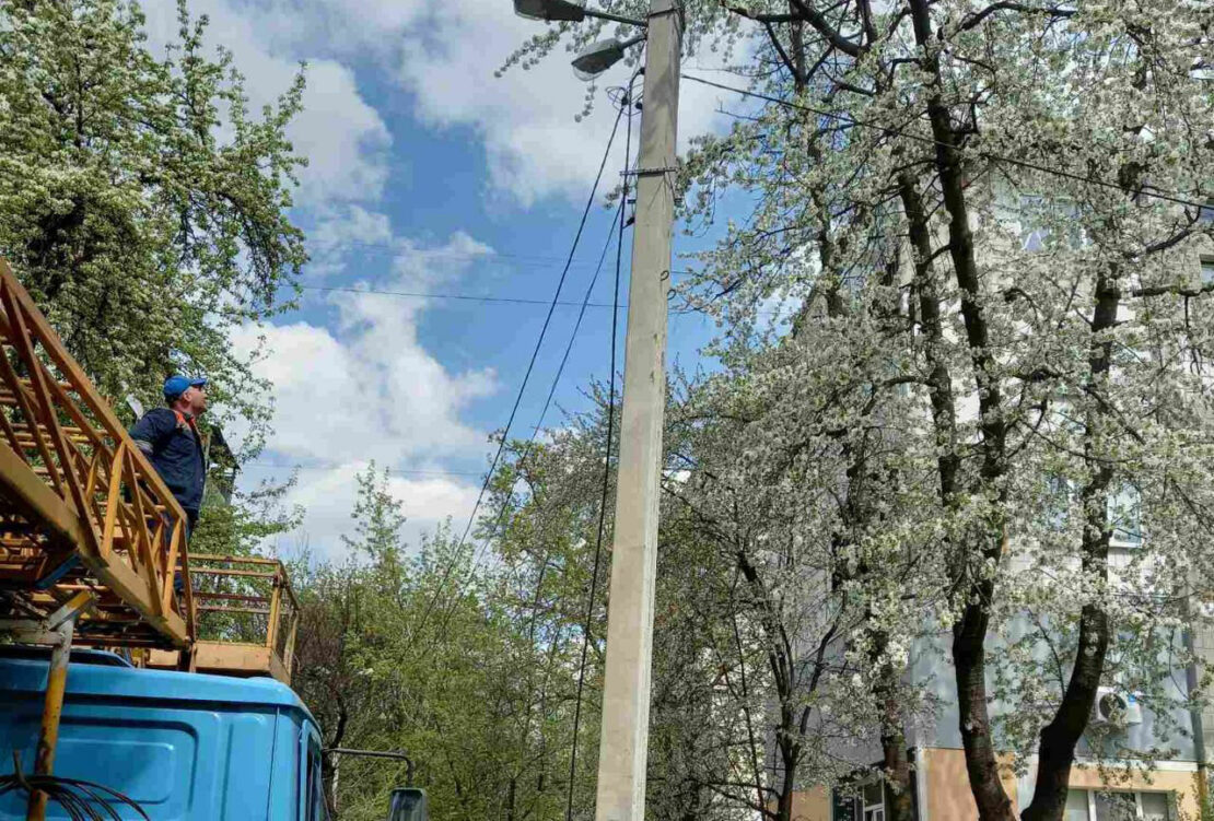 В Харькове ликвидировали аварии на электросетях в четырех районах