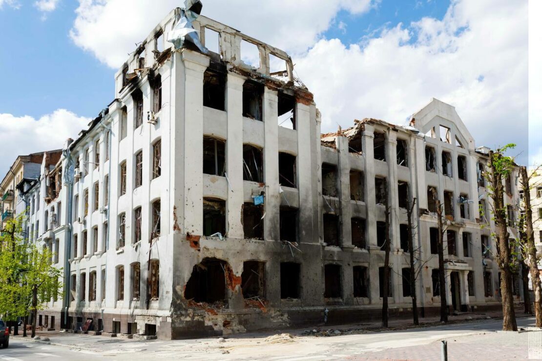 Харьковские университеты после бомбежек оккупантов - фото
