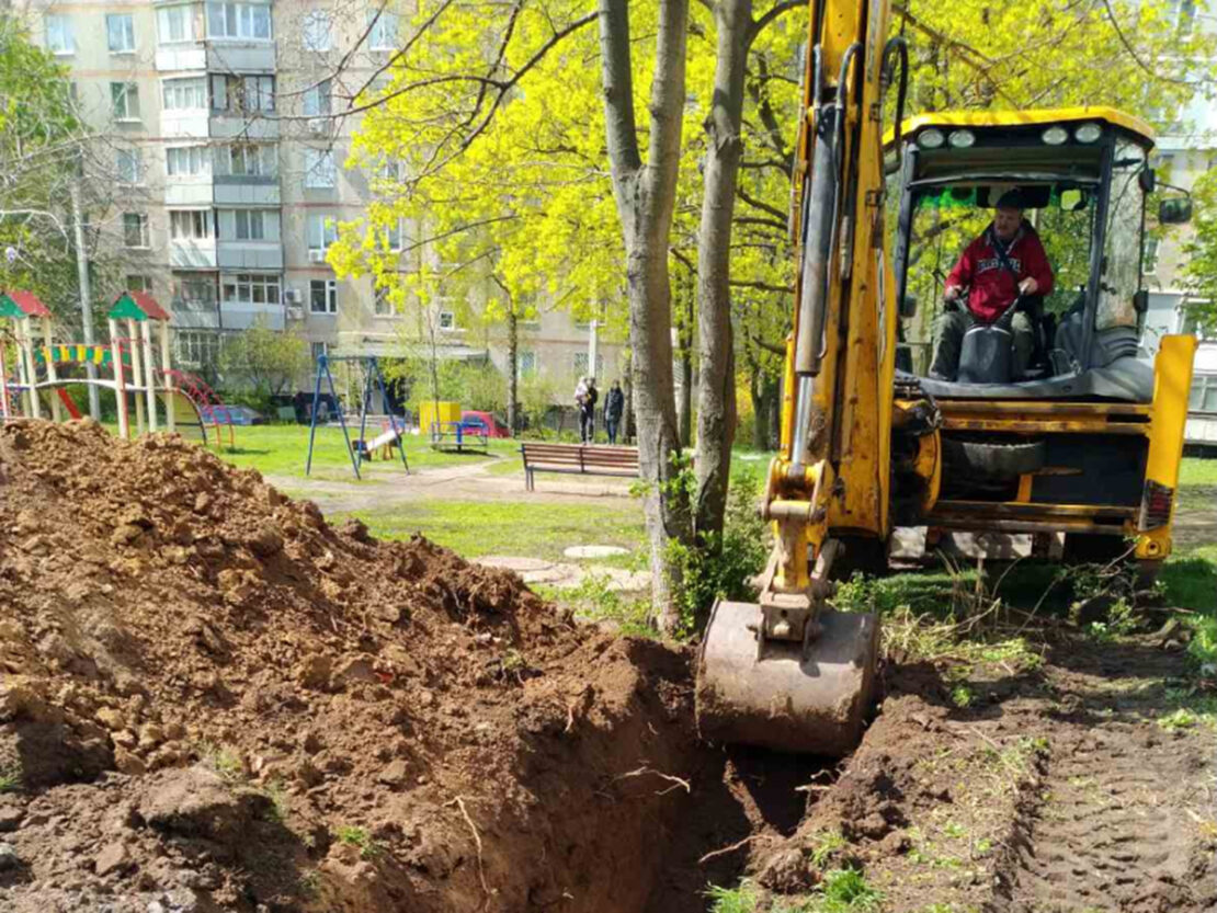 В Харькове коммунальщики устранили семь аварий на трубопроводах 05.05