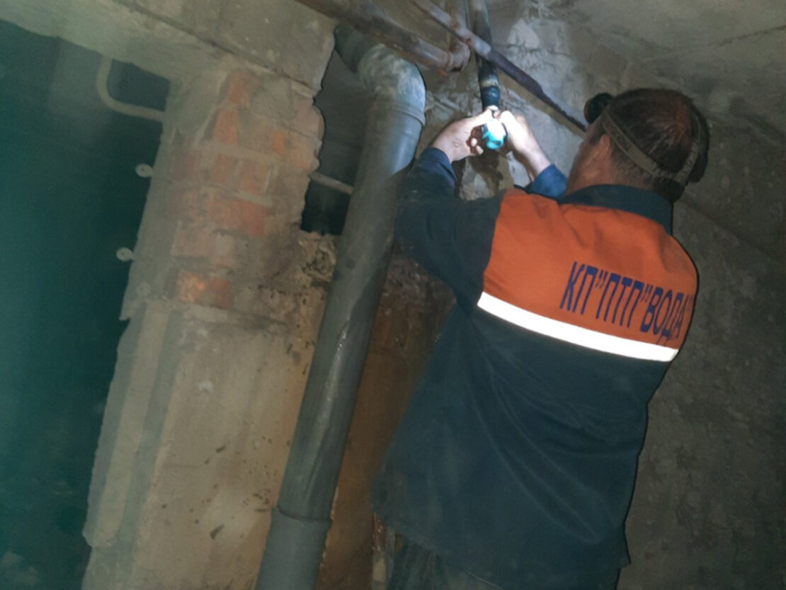 Война Харьков: Коммунальщики восстанавливают подачу воды
