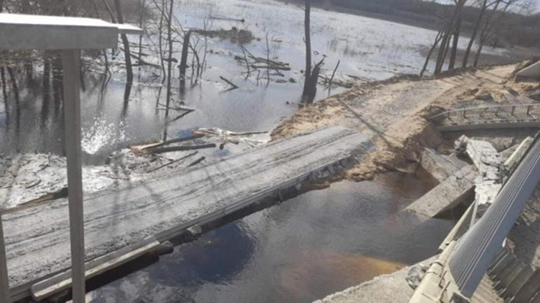 Война в Харьковской области: Объезды на месте двух разрушенных мостов