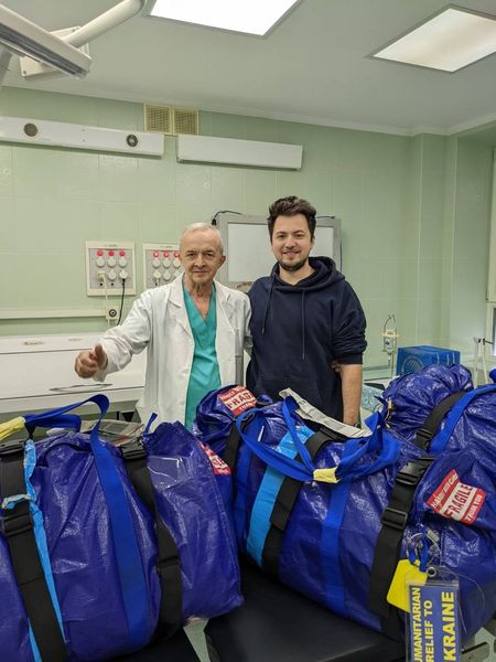 Волонтеры Харьков: Больница неотложной помощи получила набор инструментов из США