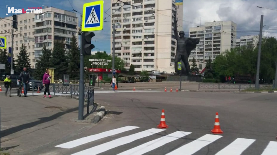 В Харькове дорожники начали ремонт дорог и нанесение разметки