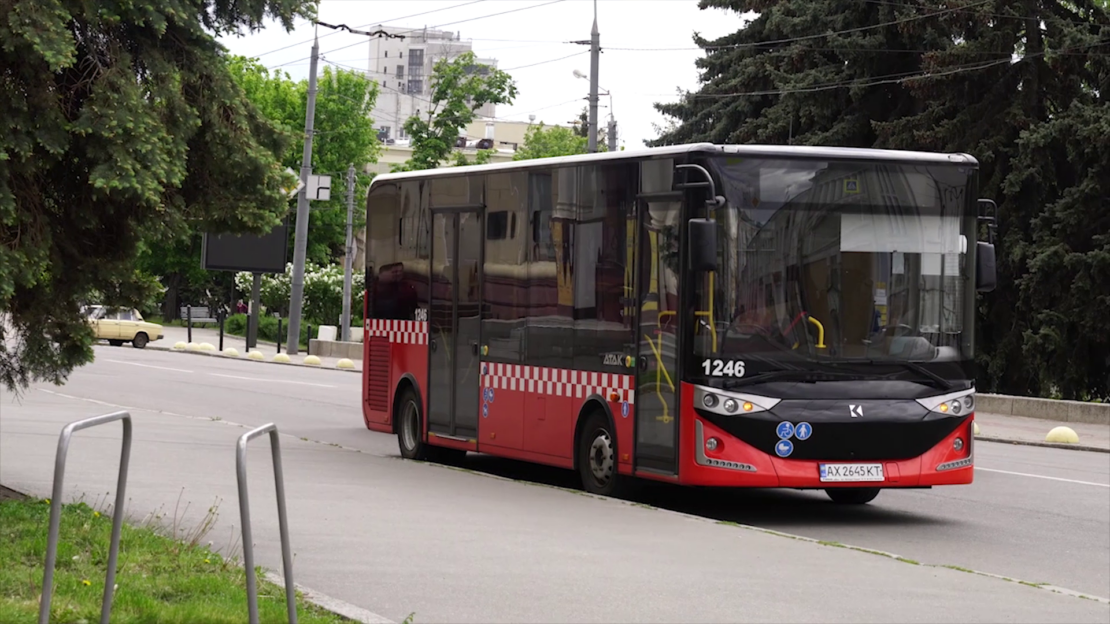 З наступного тижня у Харкові додадуть ще 2 автобусні маршрути (відео)