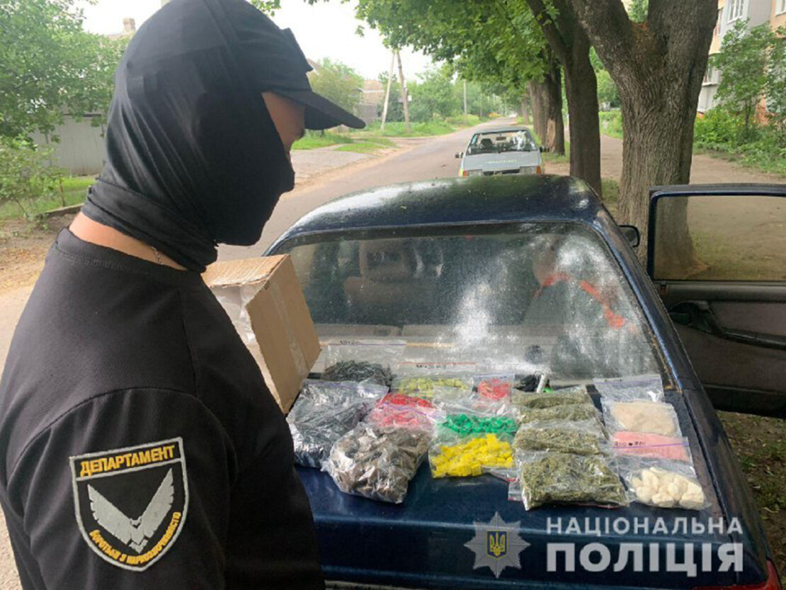 Новини Харкова: Затримано закладника з наркотиками на мільйон гривень