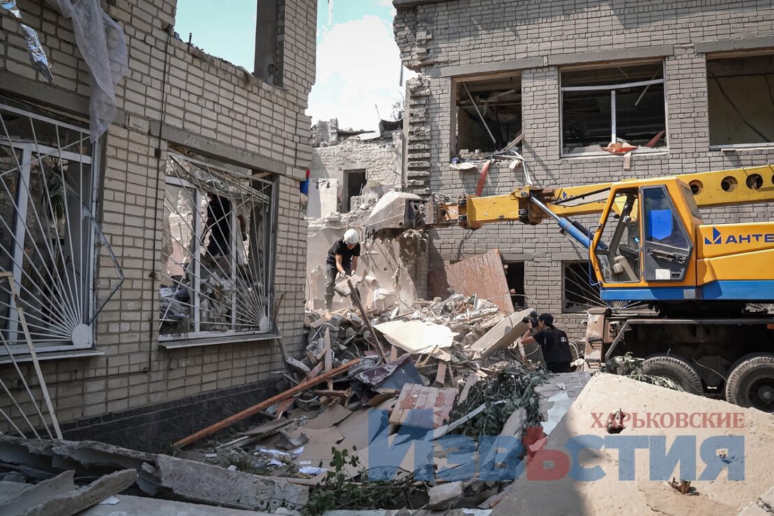 ФОТО Харків війна: Ракетний удар по школі в Слобідському районі 