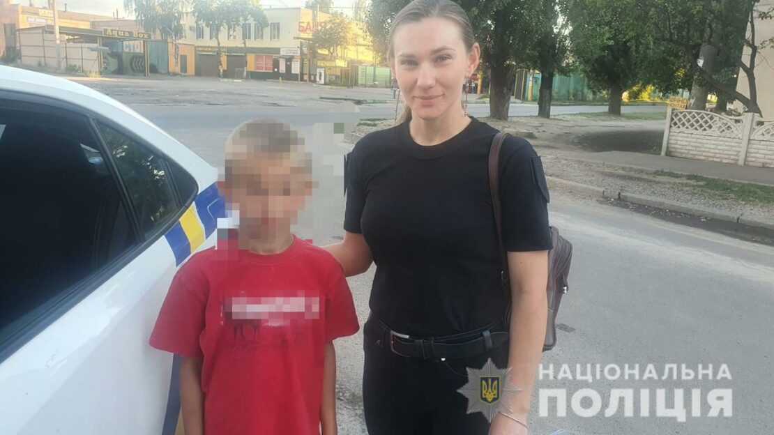 Новини Харкова: Жінка побила сина та покинула у магазині