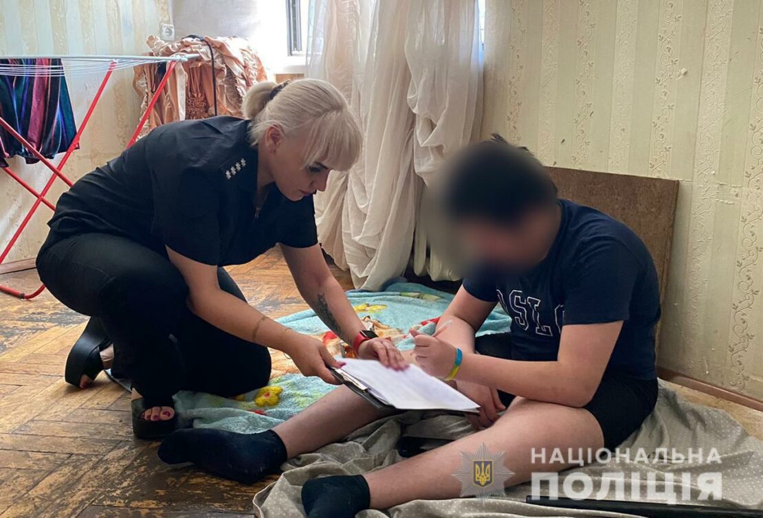 Новини Харкова: Мати вчиняла домашнє насильство над сином-інвалідом